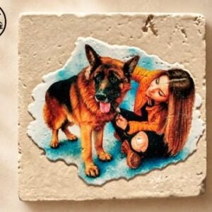 Ritratto a colori di un cane su pietra naturale italiana, ricordo personalizzato fatto a mano da esporre in casa